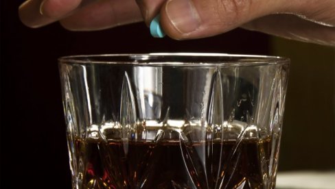 ОДЈЕДНОМ ВАМ СЕ ПЛЕШЕ, ПРИЧА, ПЕВА, А ОНДА НАСТАЈУ ЦРНЕ РУПЕ: Брише памћење на 12 сати, дрога за силовање и све о њој ОДЈЕДНОМ ВАМ СЕ ПЛЕШЕ, ПРИЧА, ПЕВА, А ОНДА НАСТАЈУ ЦРНЕ РУПЕ: Брише памћење на 12 сати, дрога за силовање и све о њој