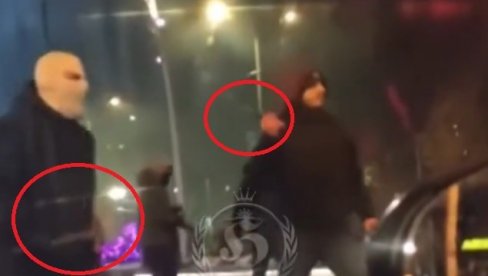 SARAJEVO U ŠOKU: Jeziva tuča navijača - huligani se tukli čekićima (UZNEMIRUJUĆI SNIMAK) SARAJEVO U ŠOKU: Jeziva tuča navijača - huligani se tukli čekićima (UZNEMIRUJUĆI SNIMAK)