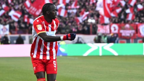KAKAV GOL! Šerif Endiaj pogodio protiv PSV-a (VIDEO) KAKAV GOL! Šerif Endiaj pogodio protiv PSV-a (VIDEO)