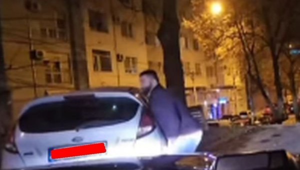 САД ЋЕ АСКО ДА ТЕ ПРЕПАРКИРА! Гори интернет због потеза чувеног српског атлетичара (ВИДЕО) САД ЋЕ АСКО ДА ТЕ ПРЕПАРКИРА! Гори интернет због потеза чувеног српског атлетичара (ВИДЕО)