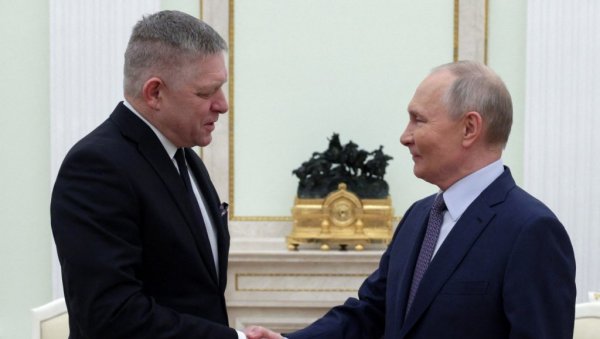ОГЛАСИО СЕ ФИЦО ПОСЛЕ РАЗГОВОРА СА ПУТИНОМ: Зеленски наноси штету Словачкој, то је неприхватљиво ОГЛАСИО СЕ ФИЦО ПОСЛЕ РАЗГОВОРА СА ПУТИНОМ: Зеленски наноси штету Словачкој, то је неприхватљиво