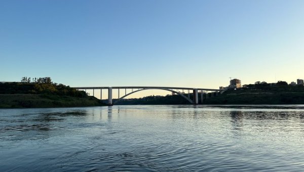 ТРАГИЧНО УРУШАВАЊЕ МОСТА У БРАЗИЛУ ОДНЕЛО ПРВЕ ЖРТВЕ: Најмање двоје погинулих и осморо несталих ТРАГИЧНО УРУШАВАЊЕ МОСТА У БРАЗИЛУ ОДНЕЛО ПРВЕ ЖРТВЕ: Најмање двоје погинулих и осморо несталих