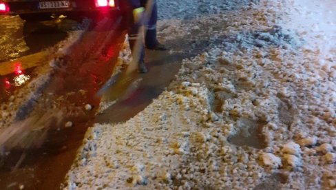 SPREMNI ZA SNEŽNE PADAVINE: Novosadske zimske službe angažovane u punom kapacitetu SPREMNI ZA SNEŽNE PADAVINE: Novosadske zimske službe angažovane u punom kapacitetu