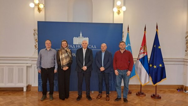 НОВОСАЂАНИ ЈАЧАЈУ КУЛТУРНЕ ВЕЗЕ СА СЛОВЕНЦИМА: Сарадња у оквиру пројекта „Словенија у Новом Саду“ НОВОСАЂАНИ ЈАЧАЈУ КУЛТУРНЕ ВЕЗЕ СА СЛОВЕНЦИМА: Сарадња у оквиру пројекта „Словенија у Новом Саду“