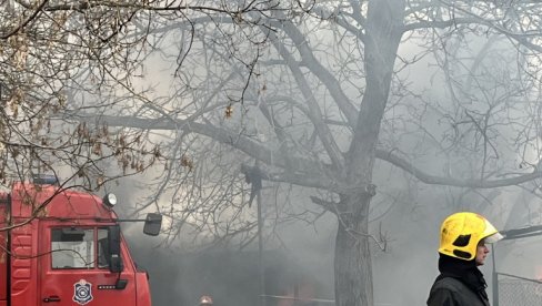 POŽAR NA BANOVOM BRDU: Žena (85) teško povređena POŽAR NA BANOVOM BRDU: Žena (85) teško povređena