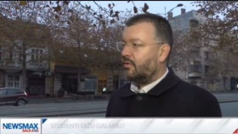 UPALI SU NAM NEKI NEPOZNATI LJUDI Profesor opisao kako su studenti blokirali fakultete: Naš fakultet ima 6.000 studenata, gde su oni? UPALI SU NAM NEKI NEPOZNATI LJUDI Profesor opisao kako su studenti blokirali fakultete: Naš fakultet ima 6.000 studenata, gde su oni?