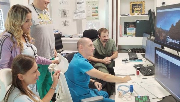 ДНЕВНО ЗБИРНУ ДО 20 ПАЦИЈЕНАТА: Интервентна кардиологија са пејсмејкер центром ЗЦ Ваљево раде 24 часа дневно ДНЕВНО ЗБИРНУ ДО 20 ПАЦИЈЕНАТА: Интервентна кардиологија са пејсмејкер центром ЗЦ Ваљево раде 24 часа дневно