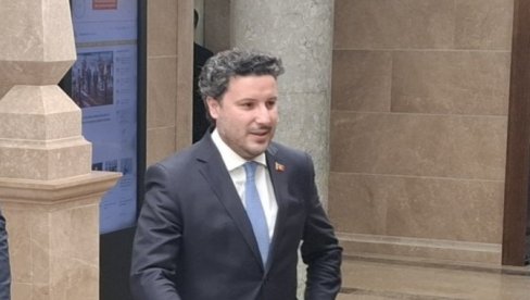 POD GORICOM ČUDO NEVIĐENO: Na isteku roka za formiranje vlasti, Jakov i Dritan uz Mila Đukanovića POD GORICOM ČUDO NEVIĐENO: Na isteku roka za formiranje vlasti, Jakov i Dritan uz Mila Đukanovića