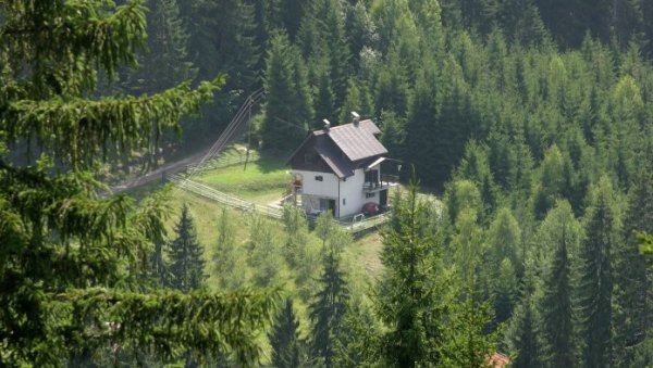 ЗЛАТАР НОВИ РЕЗЕРВАТ ПРИРОДЕ: Министарство заштите животне средине покренуло поступак да ова планинска лепотица добија посебан статус (ФОТО) ЗЛАТАР НОВИ РЕЗЕРВАТ ПРИРОДЕ: Министарство заштите животне средине покренуло поступак да ова планинска лепотица добија посебан статус (ФОТО)