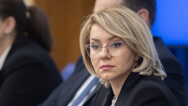 НАСТАВАК ОРГАНИЗОВАНОГ НАПАДА: У Беранама оштећен аутомобил Јелене Божовић, посланице НСД и председнице Уставног одбора Скупштине Црне Горе НАСТАВАК ОРГАНИЗОВАНОГ НАПАДА: У Беранама оштећен аутомобил Јелене Божовић, посланице НСД и председнице Уставног одбора Скупштине Црне Горе