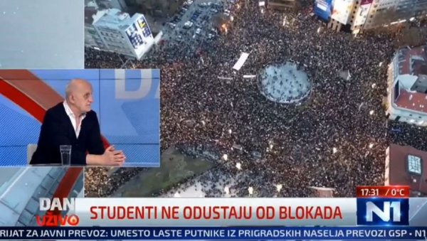 ОПОЗИЦИОНИ НОВИНАР ПРЕТИ ВУЧИЋУ: Или ћеш на робију, или ћеш бежати за Москву (ВИДЕО) ОПОЗИЦИОНИ НОВИНАР ПРЕТИ ВУЧИЋУ: Или ћеш на робију, или ћеш бежати за Москву (ВИДЕО)