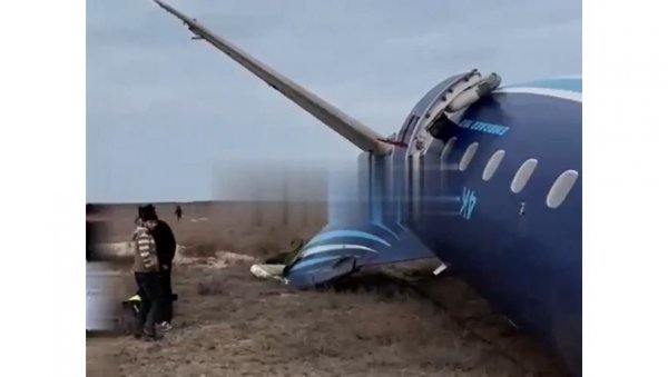 ПРВИ СНИМЦИ ПАДА ПУТНИЧКОГ АВИОНА: Драма изнад Каспијског мора се завршила ужасном експлозијом (ВИДЕО) ПРВИ СНИМЦИ ПАДА ПУТНИЧКОГ АВИОНА: Драма изнад Каспијског мора се завршила ужасном експлозијом (ВИДЕО)