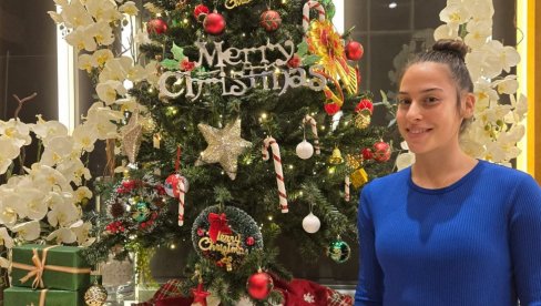 POŽELEĆU ZDRAVLJE I ŠTO DALJI HITAC! Adriana Vilagoš u novogodišnjem intervju za Novosti POŽELEĆU ZDRAVLJE I ŠTO DALJI HITAC! Adriana Vilagoš u novogodišnjem intervju za Novosti