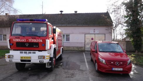 NOVA VOZILA ZA BOLJU ZAŠTITU OD POŽARA: DVD Svetozar Miletić obogatio vozni park NOVA VOZILA ZA BOLJU ZAŠTITU OD POŽARA: DVD Svetozar Miletić obogatio vozni park