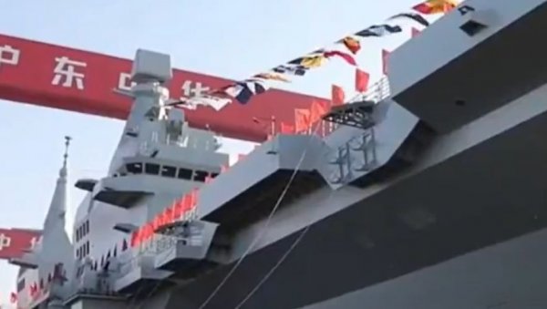 КИНА ЛАНСИРАЛА ГЛОБАЛНУ РАТНУ ПРЕТЊУ? Нови амфибијски брод опремљен електромагнетним катапултом спреман за напад (ФОТО/ВИДЕО) КИНА ЛАНСИРАЛА ГЛОБАЛНУ РАТНУ ПРЕТЊУ? Нови амфибијски брод опремљен електромагнетним катапултом спреман за напад (ФОТО/ВИДЕО)