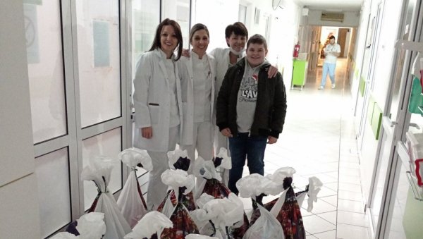 ДЕЧАК ВЕЛИКОГ СРЦА: Марек Поничан из Бачког Петровца наставља хуманитарну мисију започету пре шест година ДЕЧАК ВЕЛИКОГ СРЦА: Марек Поничан из Бачког Петровца наставља хуманитарну мисију започету пре шест година
