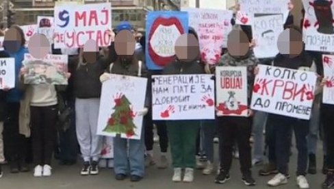 SRAM VAS BILO: Izveli dečicu iz osnovnih škola na protest i uvalili im da drže transparente! (FOTO) SRAM VAS BILO: Izveli dečicu iz osnovnih škola na protest i uvalili im da drže transparente! (FOTO)