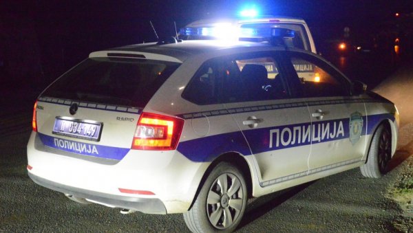 БРАЋА НА ЛЕЧЕЊУ У УКЦ: Ухапшена жена која је „покосила“ два дечака на пешачком прелазу у Краљеву БРАЋА НА ЛЕЧЕЊУ У УКЦ: Ухапшена жена која је „покосила“ два дечака на пешачком прелазу у Краљеву