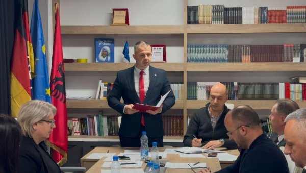 НОВО ИМЕ, АЛИ СТАРА ПРИЧА: Промене на челу Албанског националног савета у Србији НОВО ИМЕ, АЛИ СТАРА ПРИЧА: Промене на челу Албанског националног савета у Србији