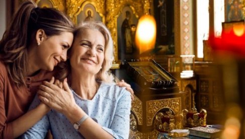 DANAS SU MATERICE, JEDAN OD NAJLEPŠIH PORODIČNIH PRAZNIKA: Ove običaje treba ispoštovati za ljubav i blagostanje