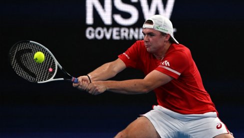 DOBIJA LI FEDERER NASLEDNIKA? Mladi Švajcarac odigrao potez za pamćenje (VIDEO) DOBIJA LI FEDERER NASLEDNIKA? Mladi Švajcarac odigrao potez za pamćenje (VIDEO)