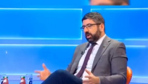 LAZOVIĆ PRIZNAO: Mi smo istakli simbol krvavih dlanova u protestima građana (VIDEO) LAZOVIĆ PRIZNAO: Mi smo istakli simbol krvavih dlanova u protestima građana (VIDEO)