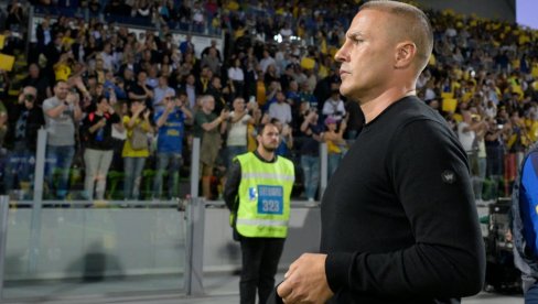 ITALIJANSKI OKRŠAJ U HRVATSKOJ: Čuveni Italijan novi trener Dinama (FOTO) ITALIJANSKI OKRŠAJ U HRVATSKOJ: Čuveni Italijan novi trener Dinama (FOTO)