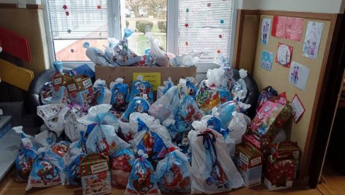 HUMANITARNA AKCIJA: Novogodišnji paketići za decu s Kosmeta HUMANITARNA AKCIJA: Novogodišnji paketići za decu s Kosmeta