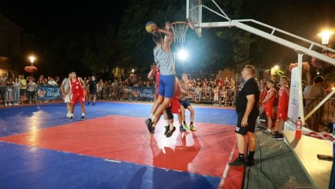 KIKINDA - PRESTONICA BASKETA ZA 2024: Turnir „3x3 Mamut Open Kikinda 2024“ najbolji u Srbiji KIKINDA - PRESTONICA BASKETA ZA 2024: Turnir „3x3 Mamut Open Kikinda 2024“ najbolji u Srbiji