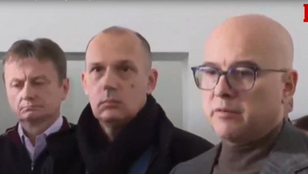 ВЕЛИКА СТВАР ЗА ГРАЂАНЕ: Вучевић на отварању реконструисаног Дома здравља у Железнику (ВИДЕО) ВЕЛИКА СТВАР ЗА ГРАЂАНЕ: Вучевић на отварању реконструисаног Дома здравља у Железнику (ВИДЕО)