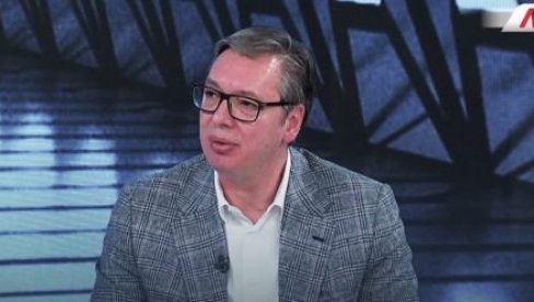 VUČIĆ POSLAO MOĆNU PORUKU: Znate koja ptica se popne orlu, pa ga kljuca stalno? Vrana - orao je pobedi tako što leti u visinu (VIDEO) VUČIĆ POSLAO MOĆNU PORUKU: Znate koja ptica se popne orlu, pa ga kljuca stalno? Vrana - orao je pobedi tako što leti u visinu (VIDEO)
