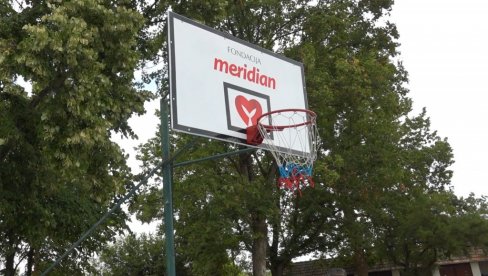 Meridianova akcija zaokružena na kraju godine: Obnovljeni koševi širom Srbije za nove šampione (VIDEO) Meridianova akcija zaokružena na kraju godine: Obnovljeni koševi širom Srbije za nove šampione (VIDEO)