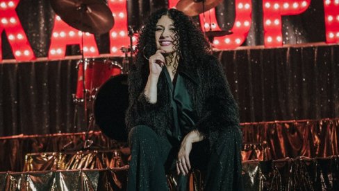 DAJ, DAJ MI DAJ: Kaliopi na ovaj način uputila muzičku novogodišnju čestitku (FOTO/VIDEO) DAJ, DAJ MI DAJ: Kaliopi na ovaj način uputila muzičku novogodišnju čestitku (FOTO/VIDEO)