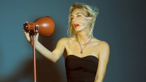 ANA STANIĆ U VELIKOM NOVOGODIŠNJEM INTERVJUU ZA NOVOSTI: Nekad je dobro iz svega se isključiti (FOTO) ANA STANIĆ U VELIKOM NOVOGODIŠNJEM INTERVJUU ZA NOVOSTI: Nekad je dobro iz svega se isključiti (FOTO)