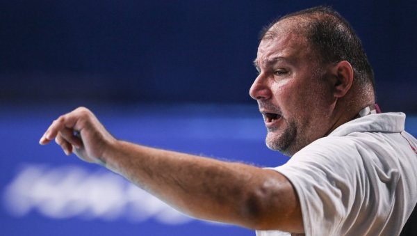 ПОТОПЉЕНЕ САВИЋЕВЕ „АЈКУЛЕ“: Ватерполисти Црне Горе у првом колу групе Б Светског купа у Букурешту изгубили од Грчке са 18:10 ПОТОПЉЕНЕ САВИЋЕВЕ „АЈКУЛЕ“: Ватерполисти Црне Горе у првом колу групе Б Светског купа у Букурешту изгубили од Грчке са 18:10