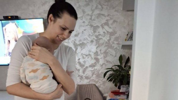 ПОКЛОНИ ОПШТИНЕ СЕЧАЊ ЗА ХРАБРУ ЈЕЛЕНУ: Она је једна величанствена жена у Србији ПОКЛОНИ ОПШТИНЕ СЕЧАЊ ЗА ХРАБРУ ЈЕЛЕНУ: Она је једна величанствена жена у Србији