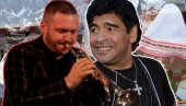 ДЕЈАН ПЕТРОВИЋ СВИРАО МАРАДОНИ: Легендарни фудбалер посебно уживао уз ову народну песму ДЕЈАН ПЕТРОВИЋ СВИРАО МАРАДОНИ: Легендарни фудбалер посебно уживао уз ову народну песму
