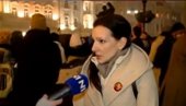 МАРИНИКА СИНОЋ НА ПРОТЕСТУ ПОРУЧУЈЕ ДА СЕ НИКАД У НОВОМ САДУ НИЈЕ ДЕСИЛА ТРАГЕДИЈА А ОНА СЕДЕЛА У ВЛАДИ КОЈА ЈЕ 17 МЛАДИХ ЖИВОТА ПОКОПАЛА!
