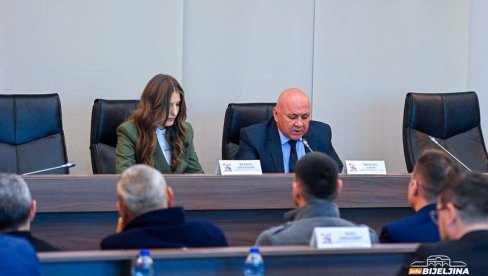 PRVI PUT U ISTORIJI SEMBERIJE ŽENA VODI SKUPŠTINU: Željana Arsenović na čelu PRVI PUT U ISTORIJI SEMBERIJE ŽENA VODI SKUPŠTINU: Željana Arsenović na čelu