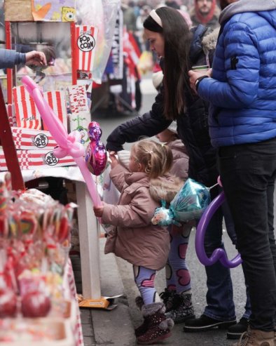 УЛИЦА ОТВОРЕНОГ СРЦА: Јединствени фестивал хуманости кроз године је постао заштитни знак Београда сваког 1. јануара (ФОТО)