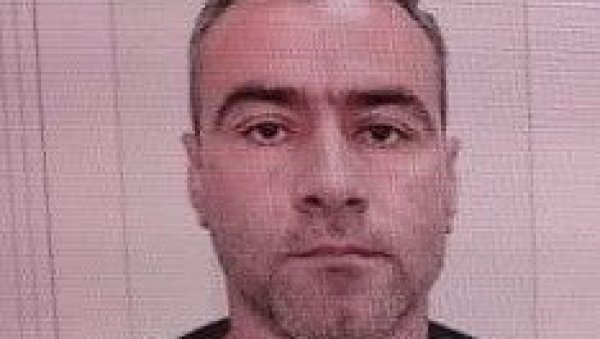 НАОРУЖАН И ОПАСАН Огласила се полиција Црне Горе о масовном убици са Цетиња НАОРУЖАН И ОПАСАН Огласила се полиција Црне Горе о масовном убици са Цетиња