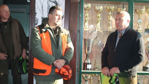 MILJAN OPET NAJBOLJI LOVAC U VOJVODINI: Četvrta generacija Vujovića uspešno nastavlja porodičnu tradiciju MILJAN OPET NAJBOLJI LOVAC U VOJVODINI: Četvrta generacija Vujovića uspešno nastavlja porodičnu tradiciju