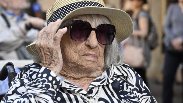 ПРЕМИНУЛА НАЈСТАРИЈА ОСВАЈАЧИЦА ОЛИМПИЈСКЕ МЕДАЉЕ! Због јеврејског порекла избачена из тима, преживела пакао и дочекала 104 године ПРЕМИНУЛА НАЈСТАРИЈА ОСВАЈАЧИЦА ОЛИМПИЈСКЕ МЕДАЉЕ! Због јеврејског порекла избачена из тима, преживела пакао и дочекала 104 године