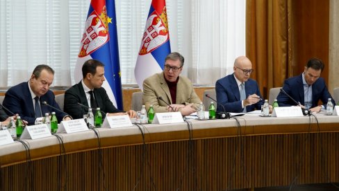 VLADA JEDNOGLASNO USVOJILA ODLUKU: Nedelja 5. januar dan žalosti u Srbiji zbog masakra na Cetinju VLADA JEDNOGLASNO USVOJILA ODLUKU: Nedelja 5. januar dan žalosti u Srbiji zbog masakra na Cetinju