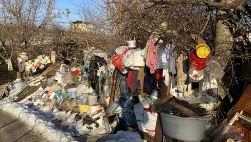NE POMAŽE ČAK NI PRIJAVA IZ OPŠTINE: Nesavesni građanin gročanskog naselja Vinča i dalje gomila otpad NE POMAŽE ČAK NI PRIJAVA IZ OPŠTINE: Nesavesni građanin gročanskog naselja Vinča i dalje gomila otpad