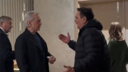 KEBA NAPAO MIROSLAVA: Snimak objavljen na mrežama - zaleteo se na Ilić, ovaj bezuspešno pokušavao da pobegne (VIDEO) KEBA NAPAO MIROSLAVA: Snimak objavljen na mrežama - zaleteo se na Ilić, ovaj bezuspešno pokušavao da pobegne (VIDEO)