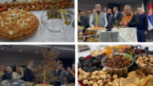 SNS OBELEŽAVA BADNJI DAN Unet je badnjak, pročitana molitva, na svečanosti premijer Vučević i Siniša Mali SNS OBELEŽAVA BADNJI DAN Unet je badnjak, pročitana molitva, na svečanosti premijer Vučević i Siniša Mali