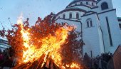 ПАЉЕЊЕМ БАДЊАКА ИСПРЕД ХРАМА СВЕТОГ САВЕ: Београђани традиционално обележили Бадње вече ПАЉЕЊЕМ БАДЊАКА ИСПРЕД ХРАМА СВЕТОГ САВЕ: Београђани традиционално обележили Бадње вече