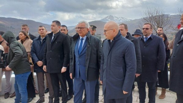 БЕЗ ЈУНАКА МОЈКОВЦА, НЕ БИ БИЛО СЛОБОДЕ:Обележена годишњица славне битке, присуствовао и премијер Србије БЕЗ ЈУНАКА МОЈКОВЦА, НЕ БИ БИЛО СЛОБОДЕ:Обележена годишњица славне битке, присуствовао и премијер Србије