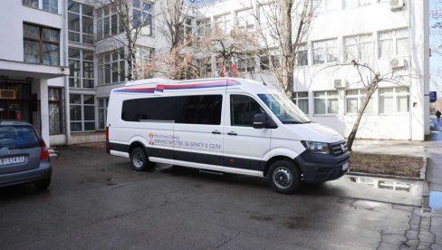 ZA BOLJI PREVOZ GRAĐANA: Opština Žitište uz pomoć Ministarstva za brigu o selu kupila minibus ZA BOLJI PREVOZ GRAĐANA: Opština Žitište uz pomoć Ministarstva za brigu o selu kupila minibus